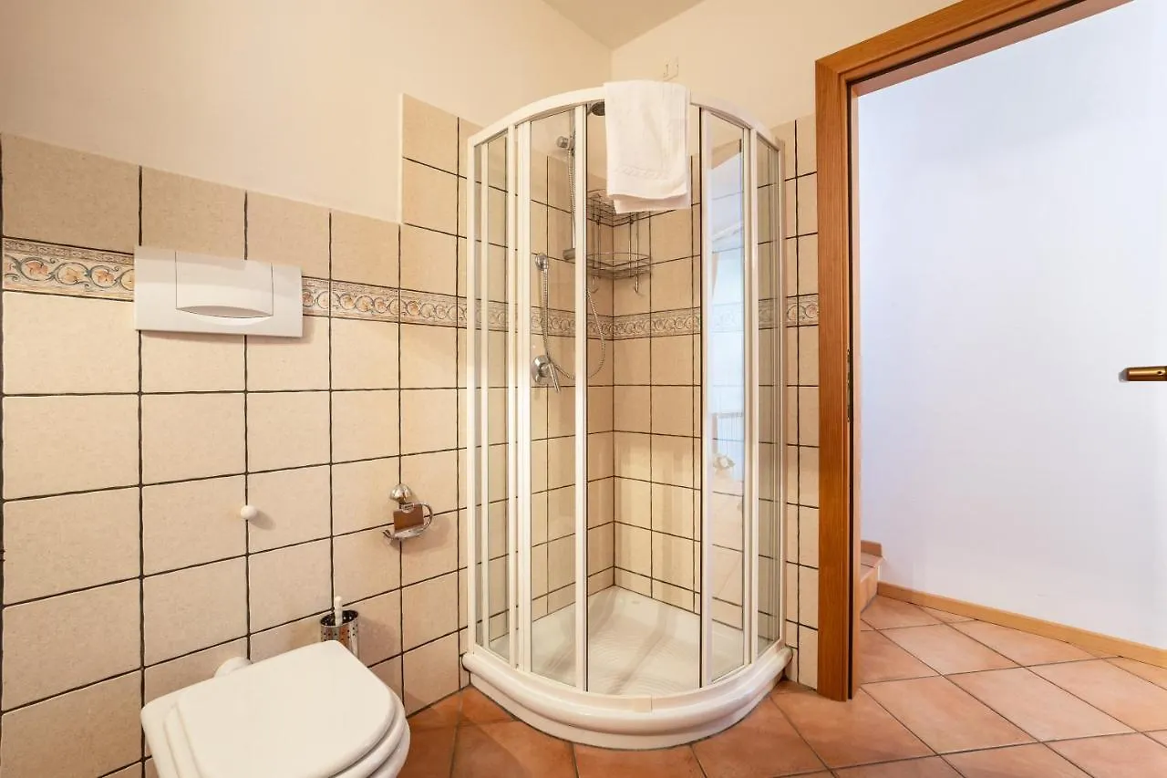 Apartment Appartment Capri Tignale Italy